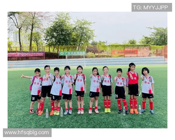 足球明星的孩子们颜值爆表引发热议成新一代小明星